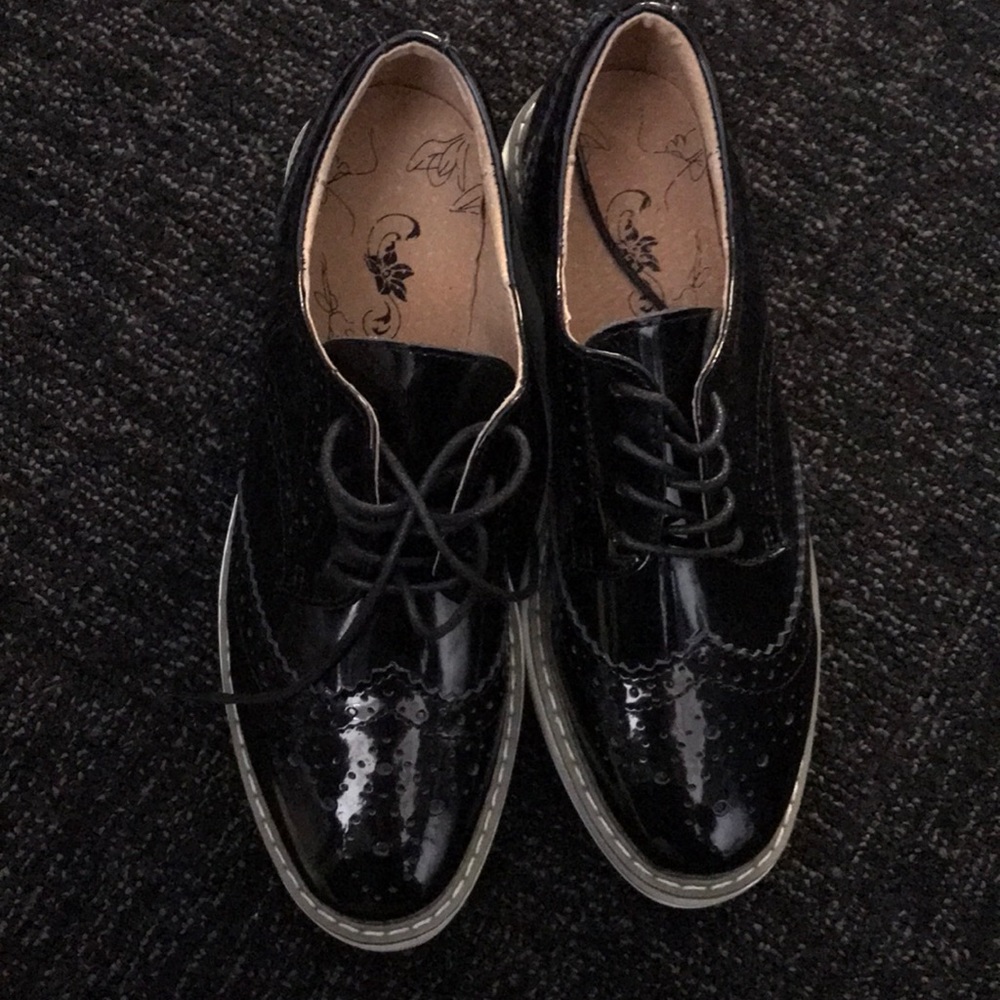 Black Oxfords Glossy with White